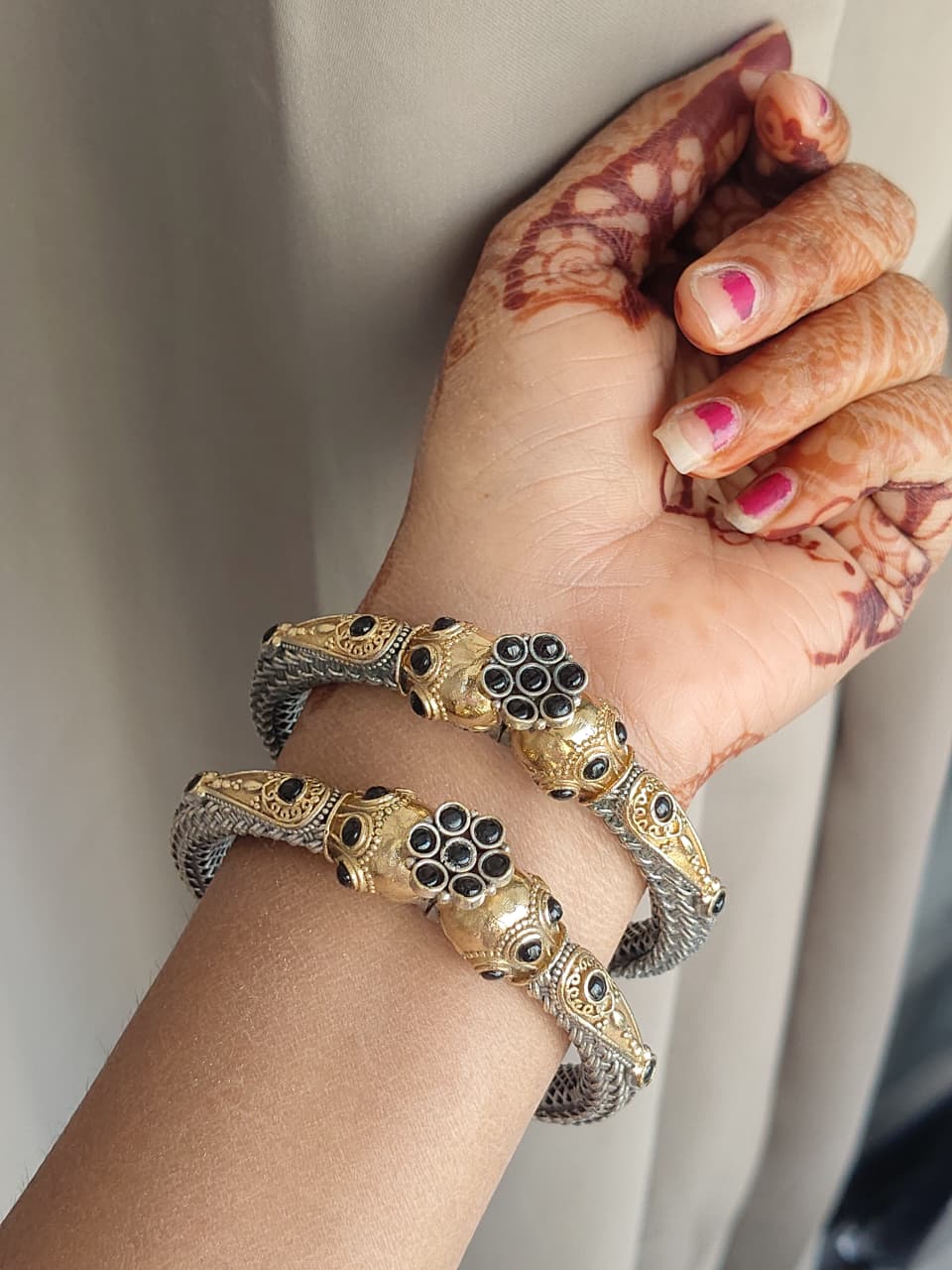 BEAUTIFUL OPENABLE DUAL TONE BRACLET 