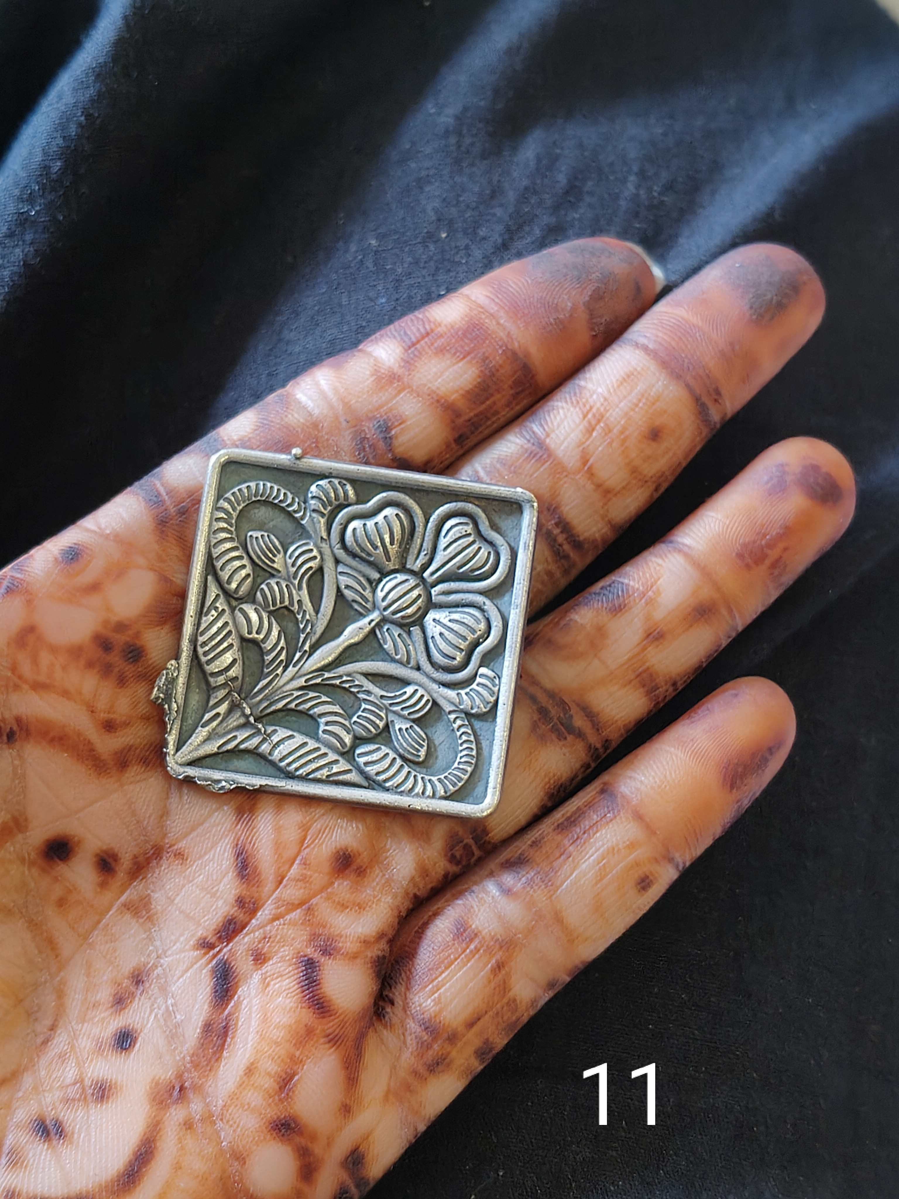 Silver lookalike ring 