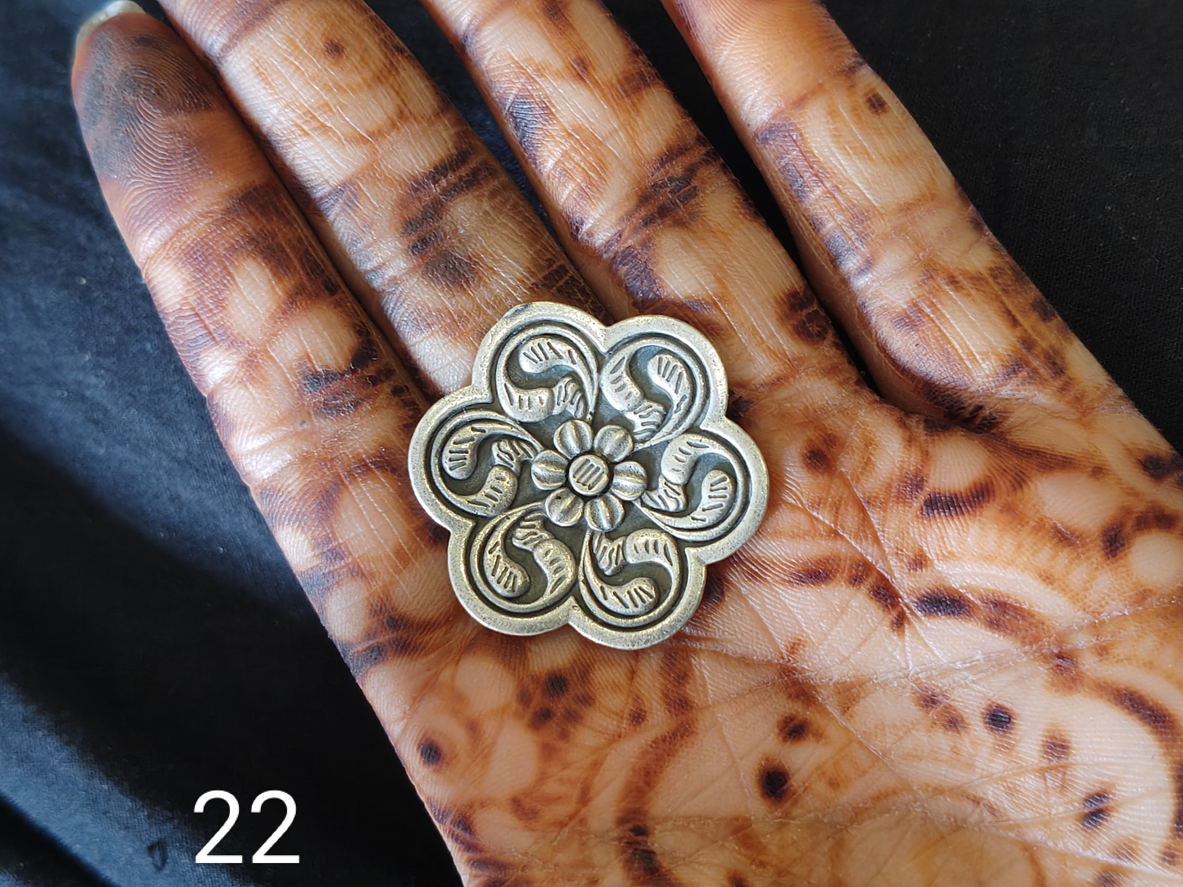 Silver lookalike ring 